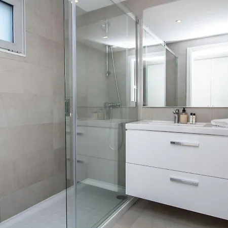3 - Luxurious & Playground & Garage Apartment *