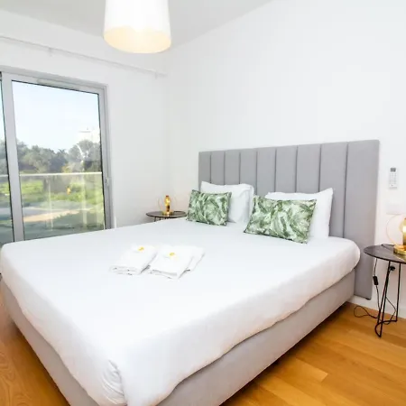 3 - Luxurious & Playground & Garage Apartment Albufeira