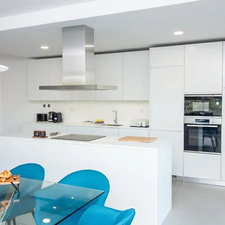 3 - Luxurious & Playground & Garage Apartment